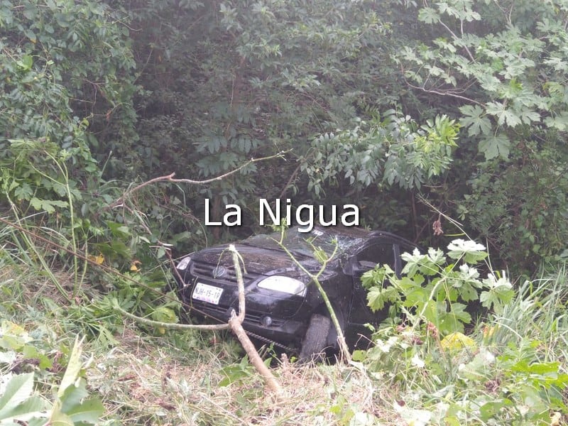 Casi termina en tragedia, aparatoso accidente en Papantla
