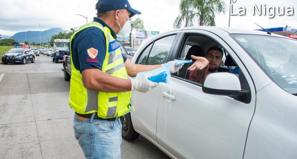 Procuran salud de quienes acuden al mercado Revolución de Córdoba