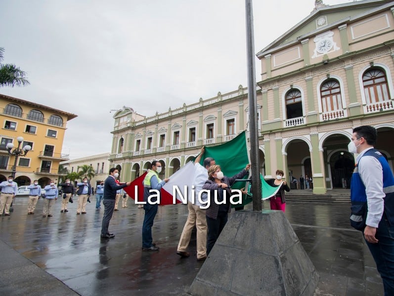 Autoridades municipales de Córdoba encabezan el acto cívico por el 110 aniversario de la Revolución Mexicana