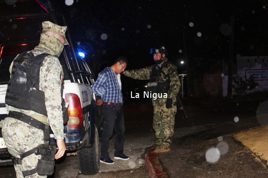 Detienen a ebrio taxista tras riña 4 WhatsApp Image 2020 12 26 at 11.57.38