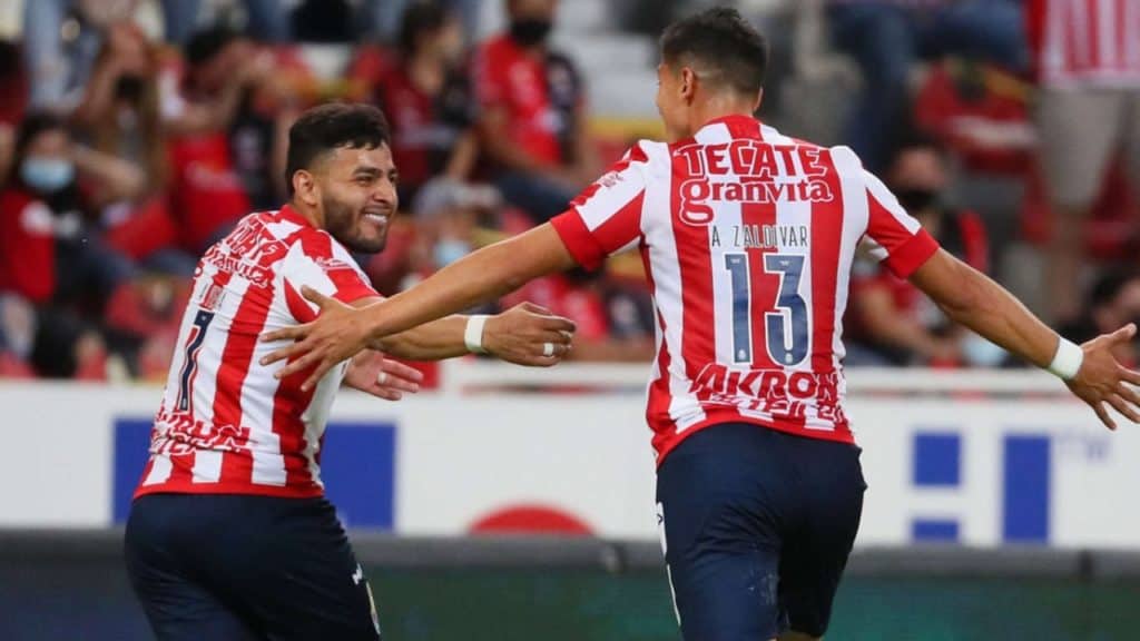 Chivas vive, 1-0 a Atlas; Cruz Azul más líder 3-2