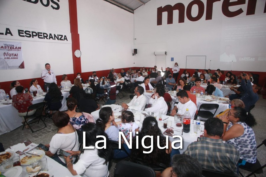 Respaldan maestros a Víctor Castelán