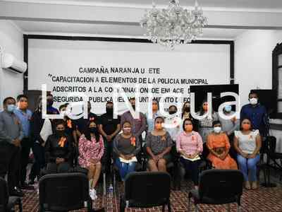 Instruyen a policías y mujeres sobre erradicación de la violencia hacia la Mujer