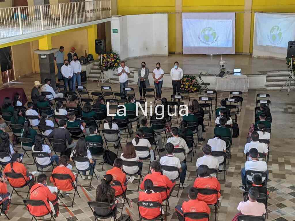 EN ZONGOLICA PONENCIAS RELACIONADAS AL USO Y CUIDADO DEL AGUA