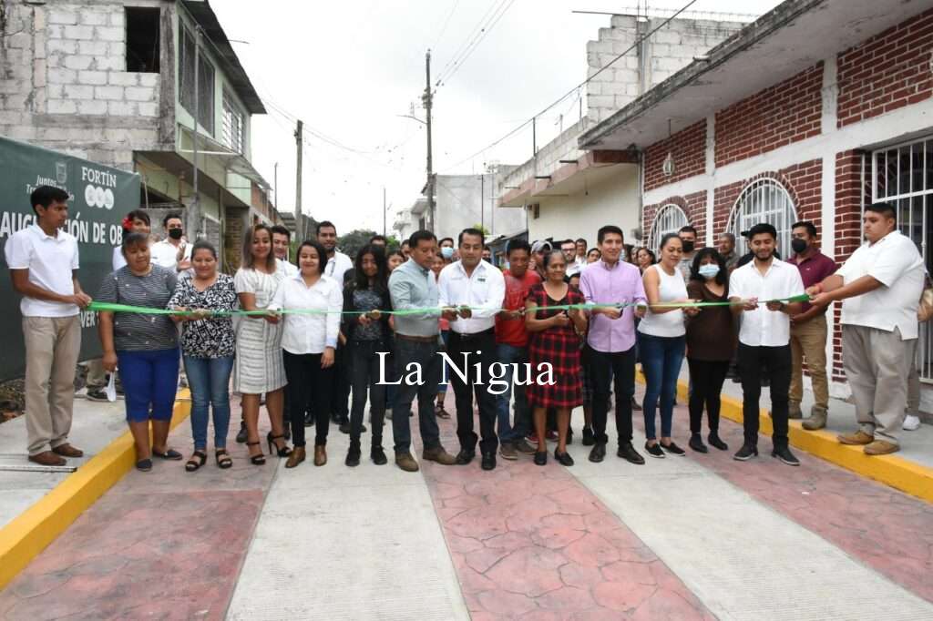 Entrega Gerardo Rosales Victoria una calle más en la colonia San José