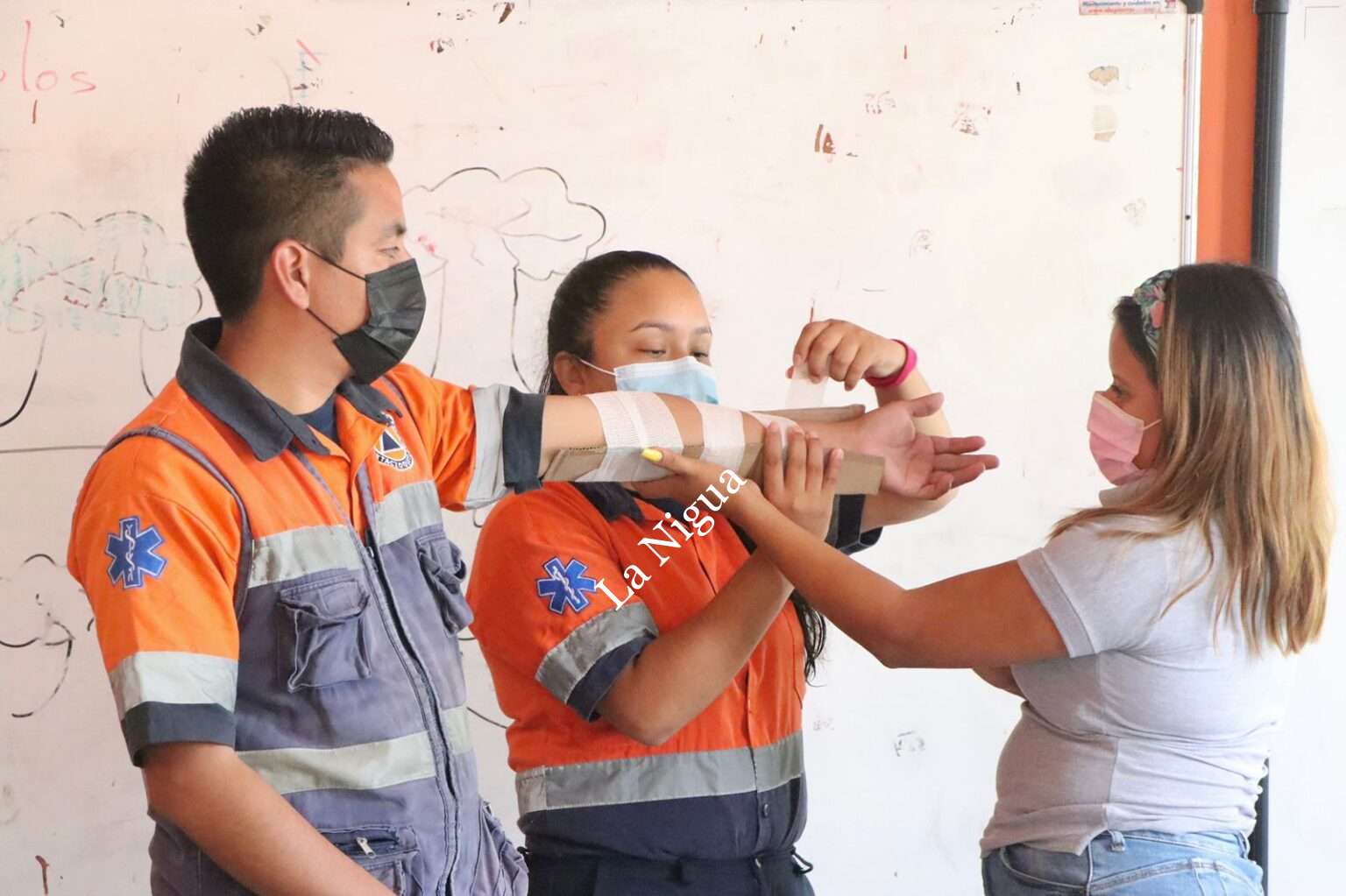 LA DIRECCIÓN DE PROTECCIÓN CIVIL DEL MUNICIPIO DE IXTACZOQUITLÁN, IMPARTIÓ UN CURSO DE PREVENCIÓN Y PRIMEROS AUXILIOS AL PERSONAL DOCENTE DE LA ESCUELA PRIMARIA FCO. I MADERO DE LA COL. MORELOS.