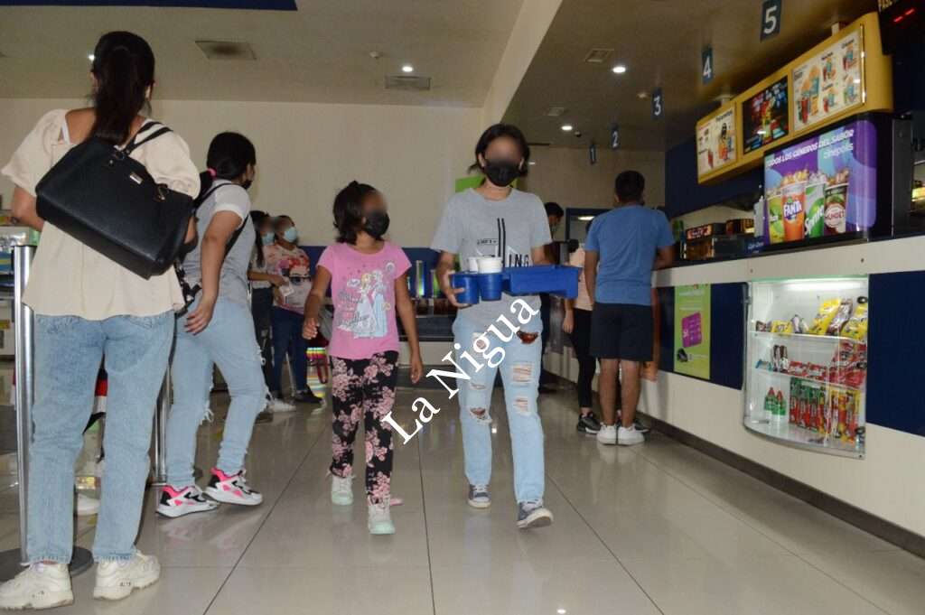 DIF lleva al Cine a Niñas y Niños de la Casa Hogar Córdoba A. C.