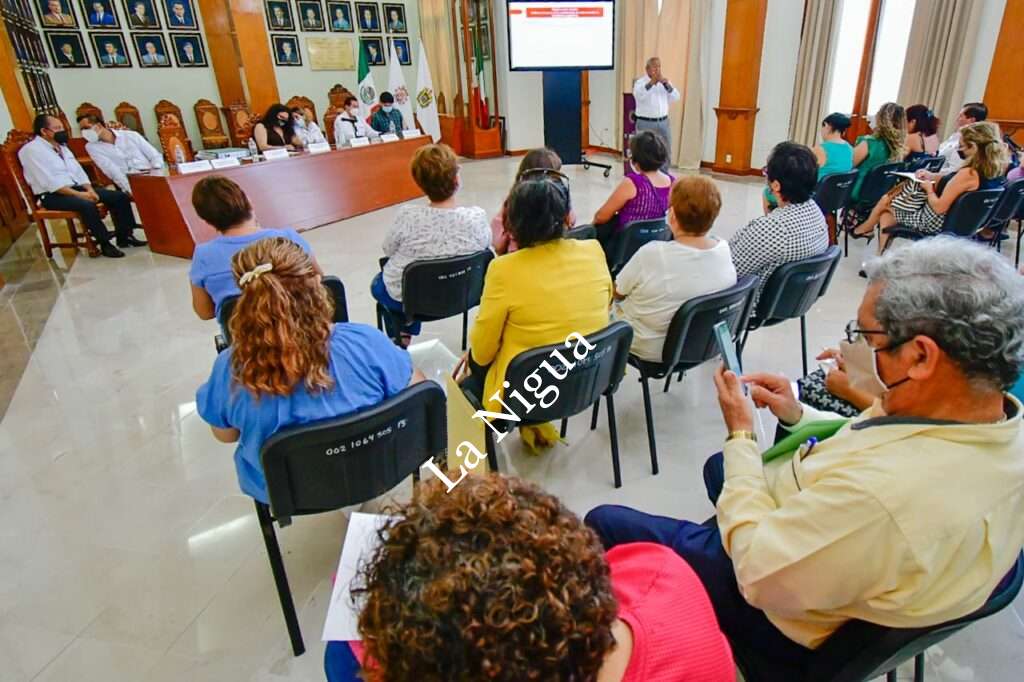 Imparten autoridades del Ayuntamiento taller para agilizar la escrituración de escuelas en Patrimonio Municipal