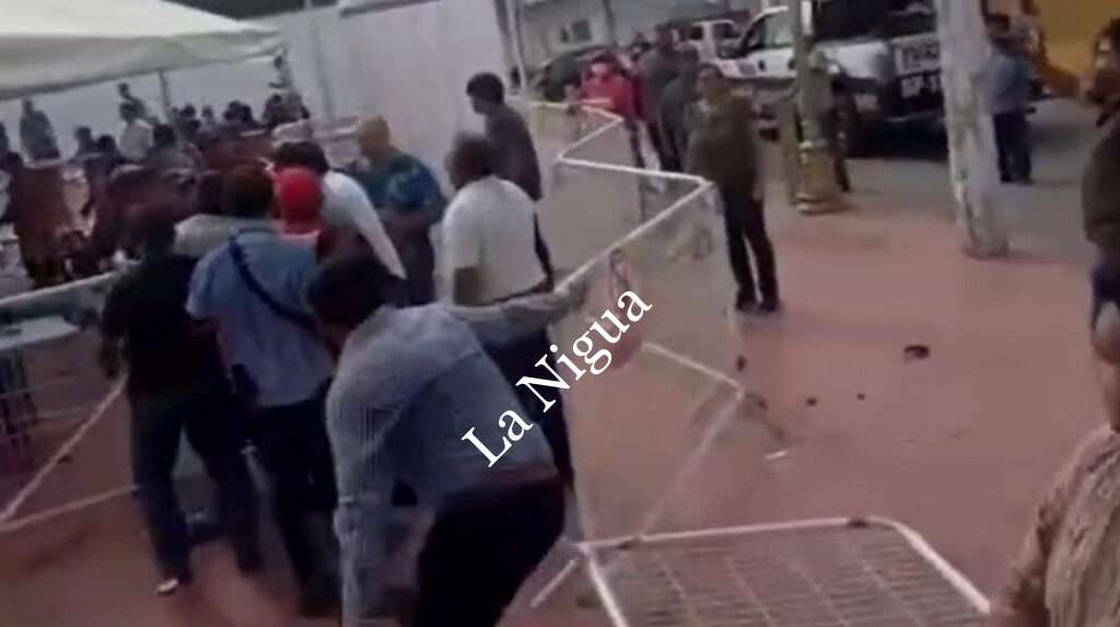 Vídeo: Revienta elección en Nautla, grupo de Diputado Jaime Humberto Pérez Bernabe por inconsistencias