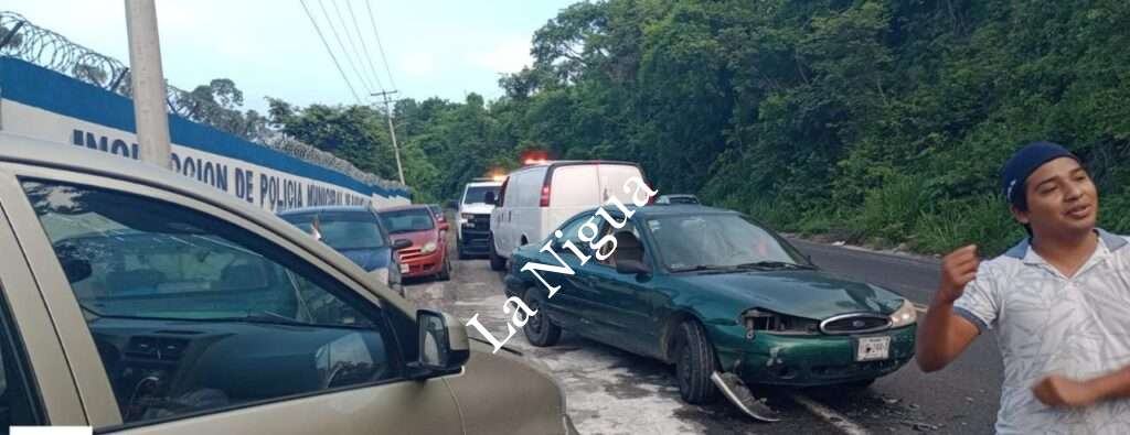 Resultan dos personas lesionadas en aparatoso accidente en Papantla