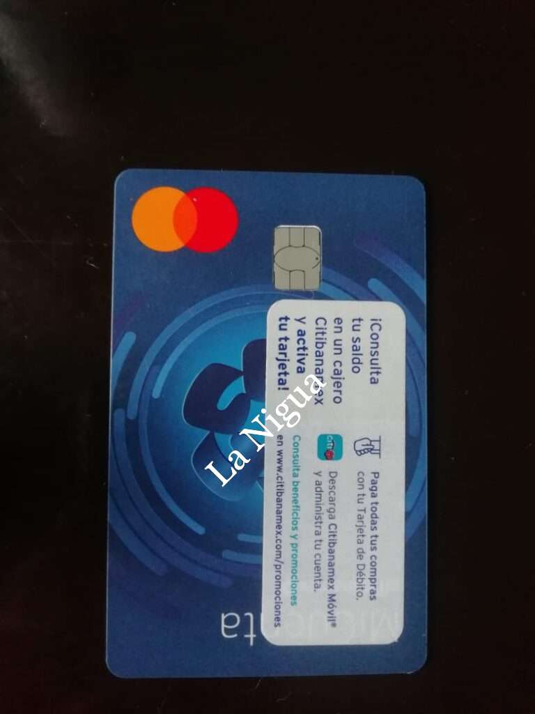 Econtraron tarjeta afuera de Banamex