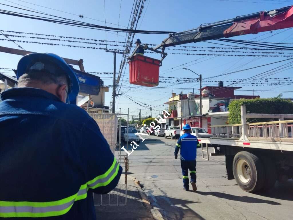 Da mantenimiento Alumbrado Público a 320 luminarias que permanecían encendidas las 24 horas