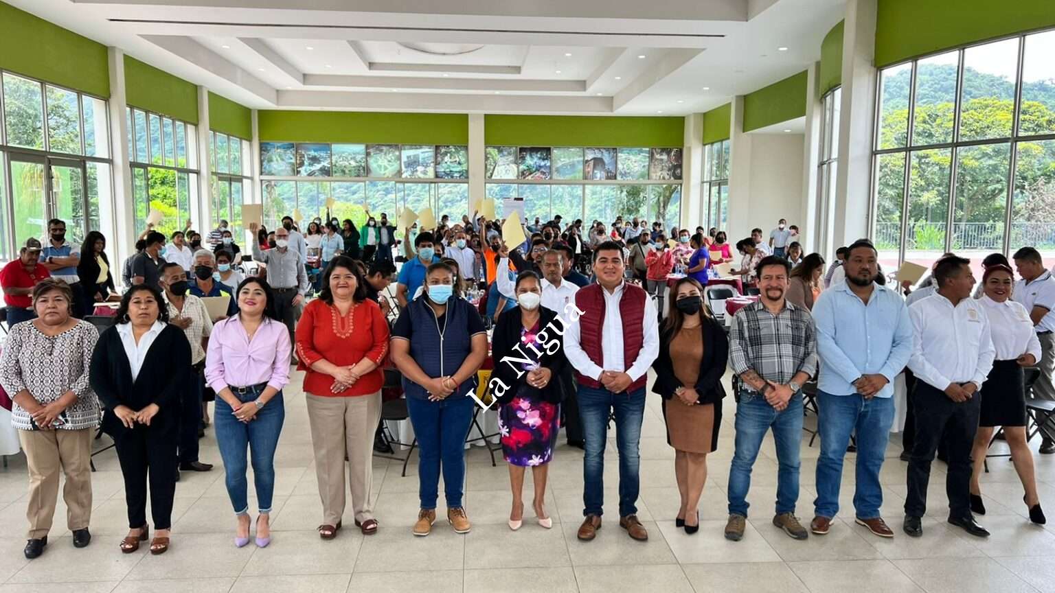 El Gobierno Municipal de Ixtaczoquitlán entregó nombramientos a Jefes de Manzana.