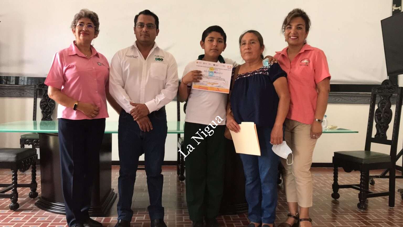 Respalda ayuntamiento a niño selecto para olimpiada nacional del conocimiento