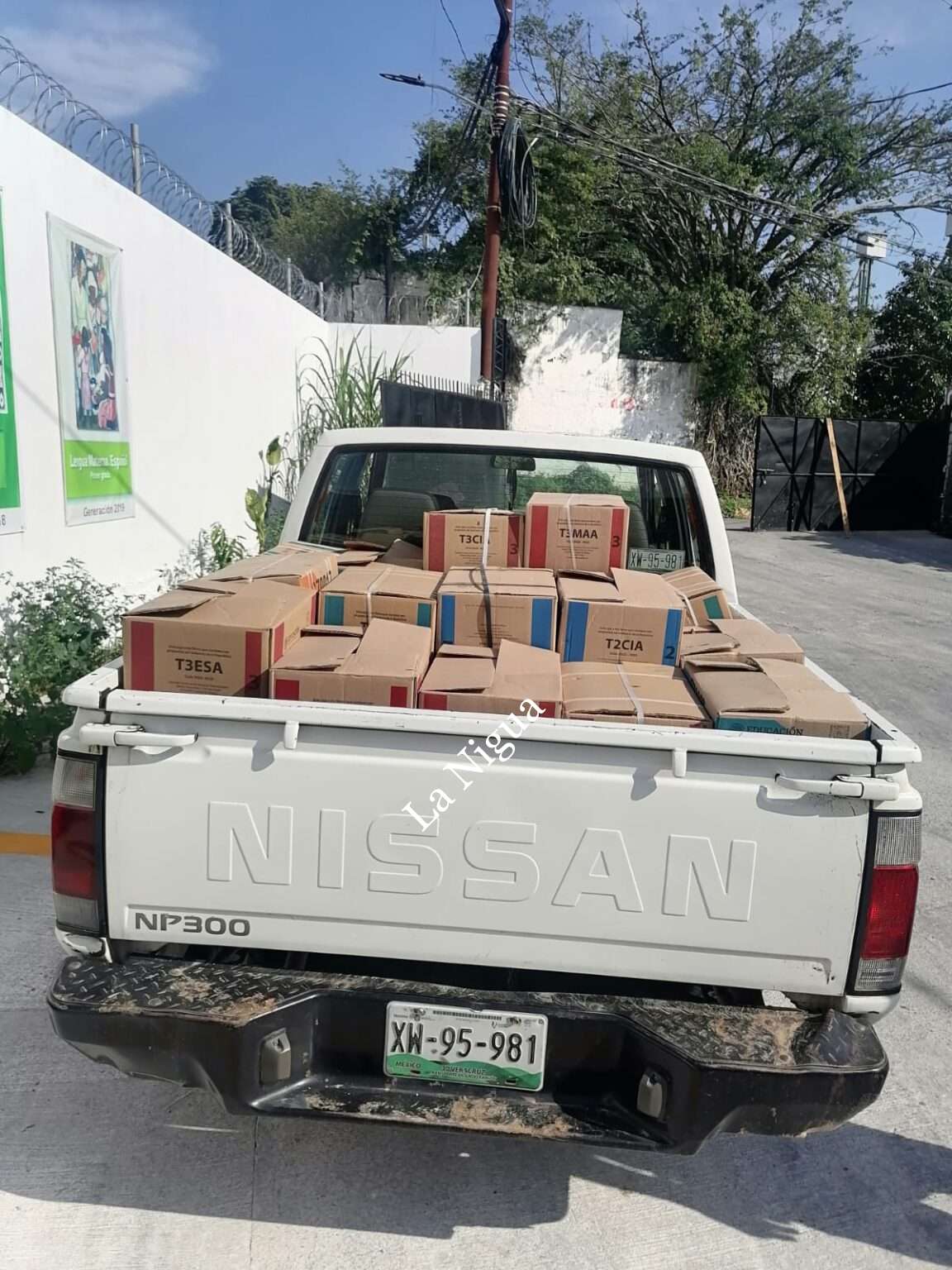 Ayuntamiento y DIF de Atoyac apoyan a la educación; trasladan libros de texto gratuito a escuelas