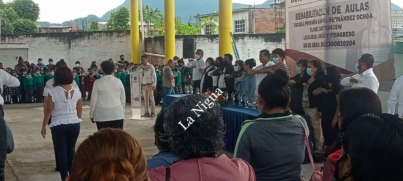 TRABAJAMOS EN CONJUNTO PARA EL BIENESTAR DE IXHUATLANCILLO: FERNANDO OCHOA VERGARA