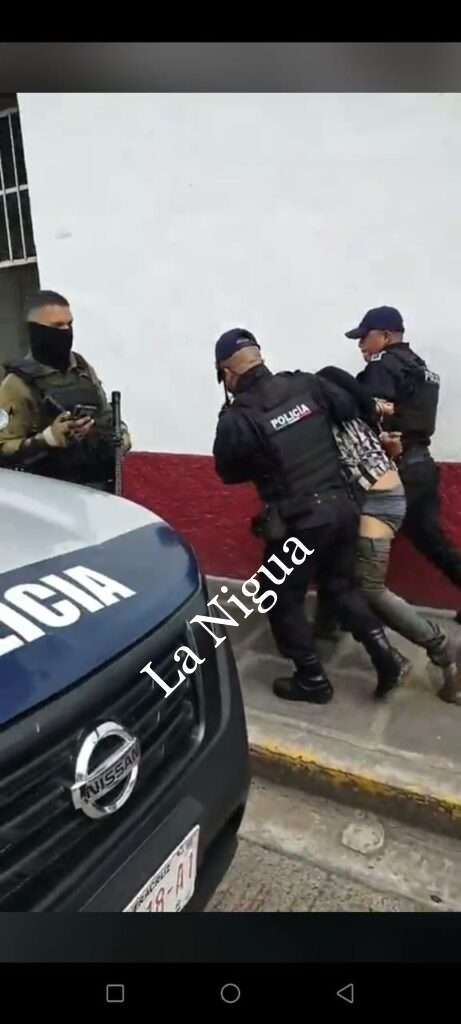 Policía detiene a dos presuntos secuestradores en Huatusco.