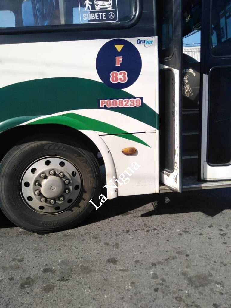 Se queja usuaria de carro con volumen alto en la Ruta Colonial