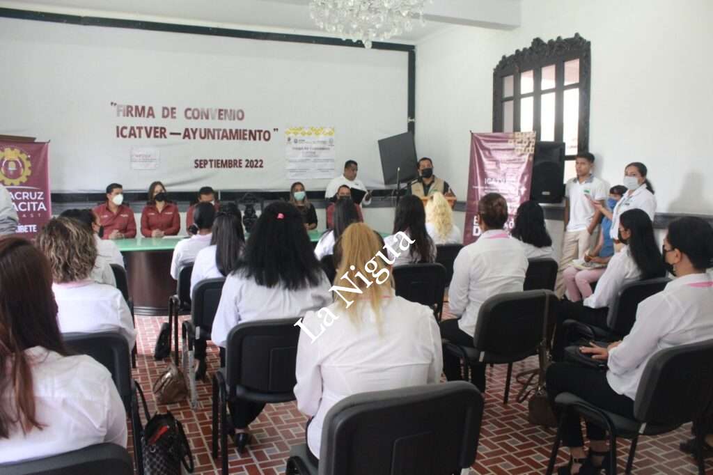 Firma convenio Ayuntamiento con Icatver