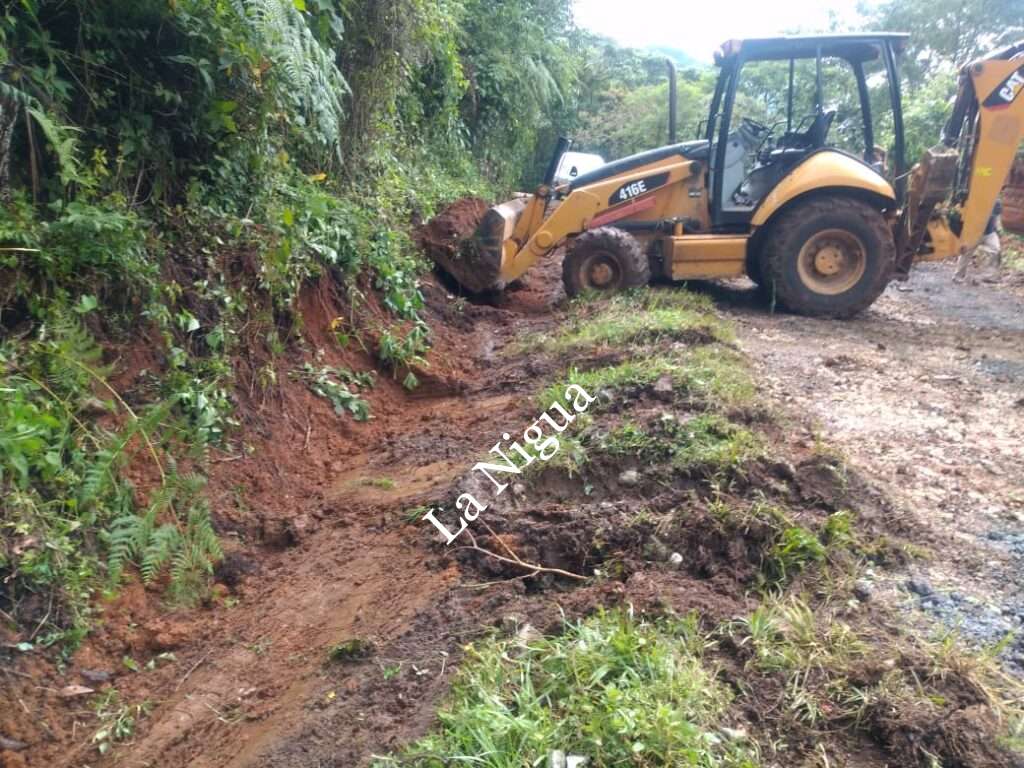 Atiende presidente Juan Martínez peticiones de habitantes de Matlaquiáhuitl