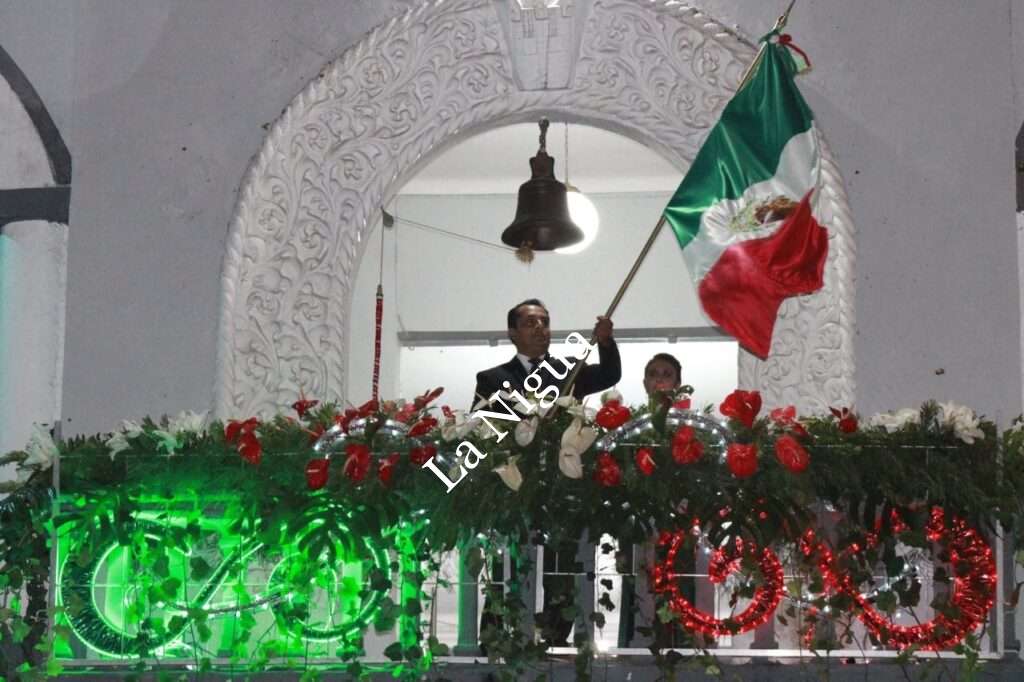 ¡Viva Fortín! Da grito de Independencia el presidente Gerardo Rosales Victoria