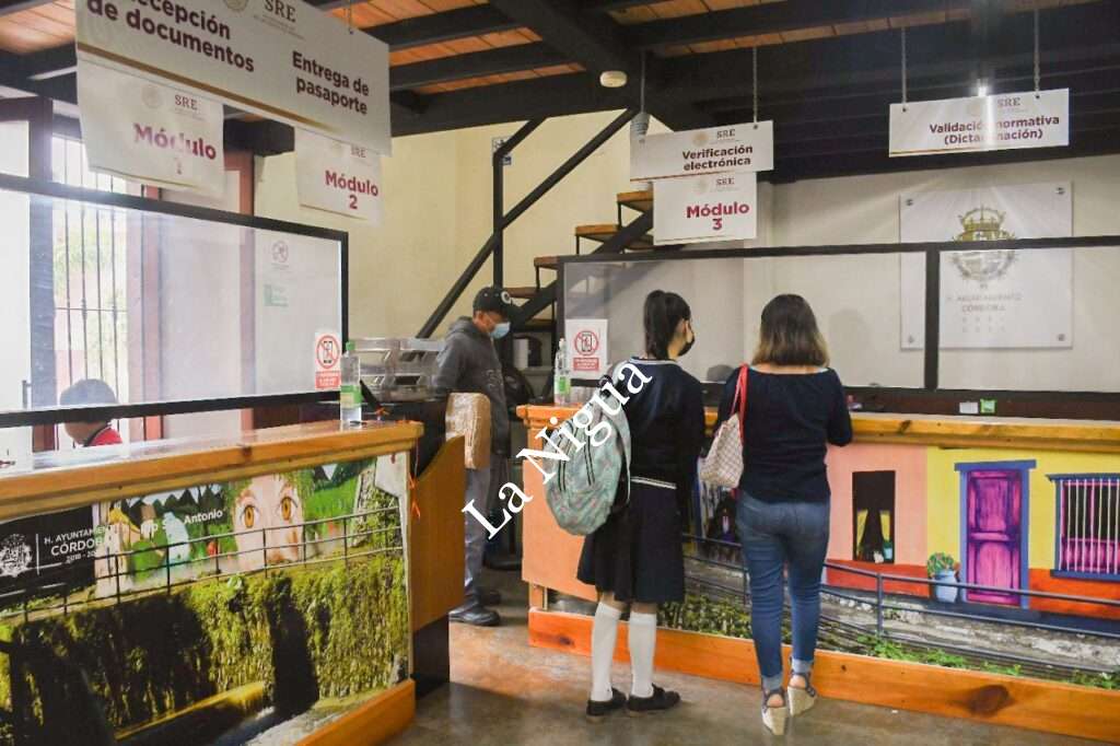 Tramita oficina de enlace de la SRE en Córdoba 12 mil 32 pasaportes en lo que va del año