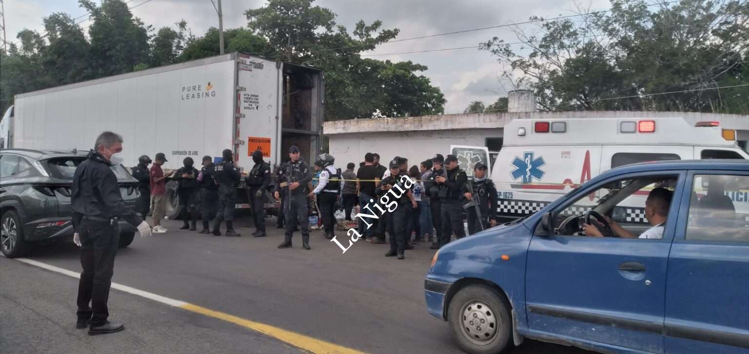 150 migrantes asegurados tras accidente en la carretera Xalapa-Cardel