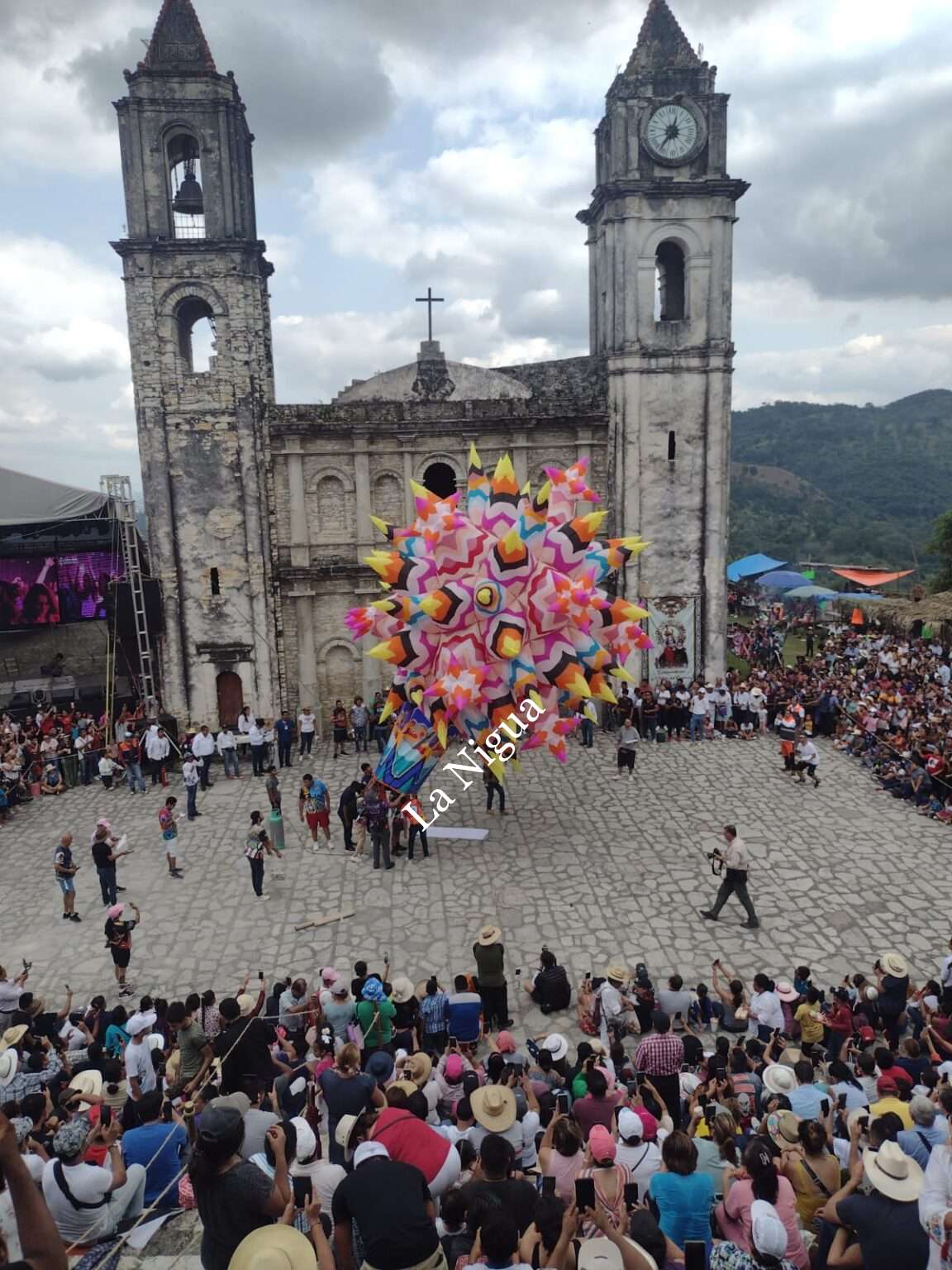 Miles de personas, disfrutaron del Festival Internacional de Globos en Zozocolco