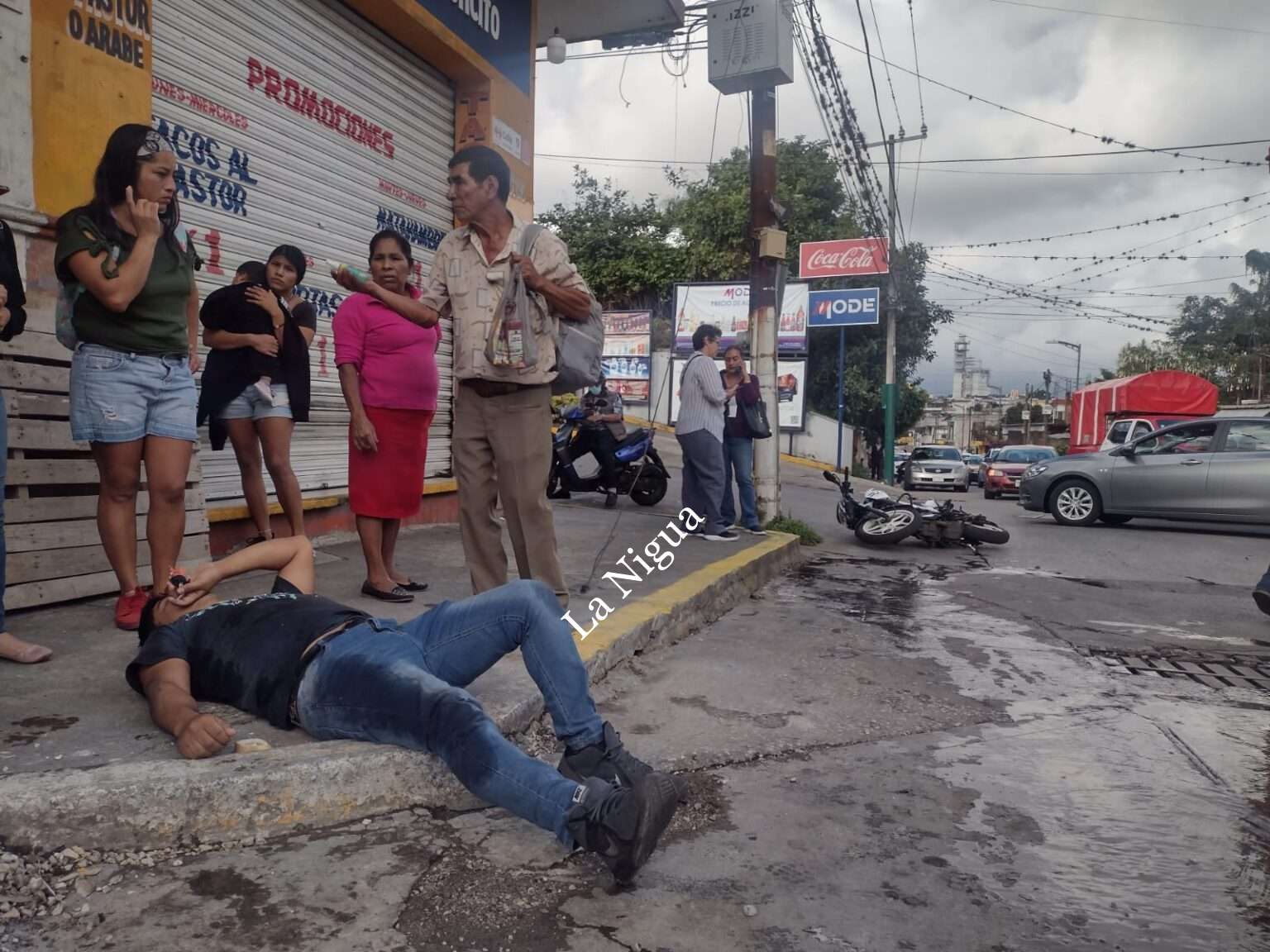 Choca motociclista contra March