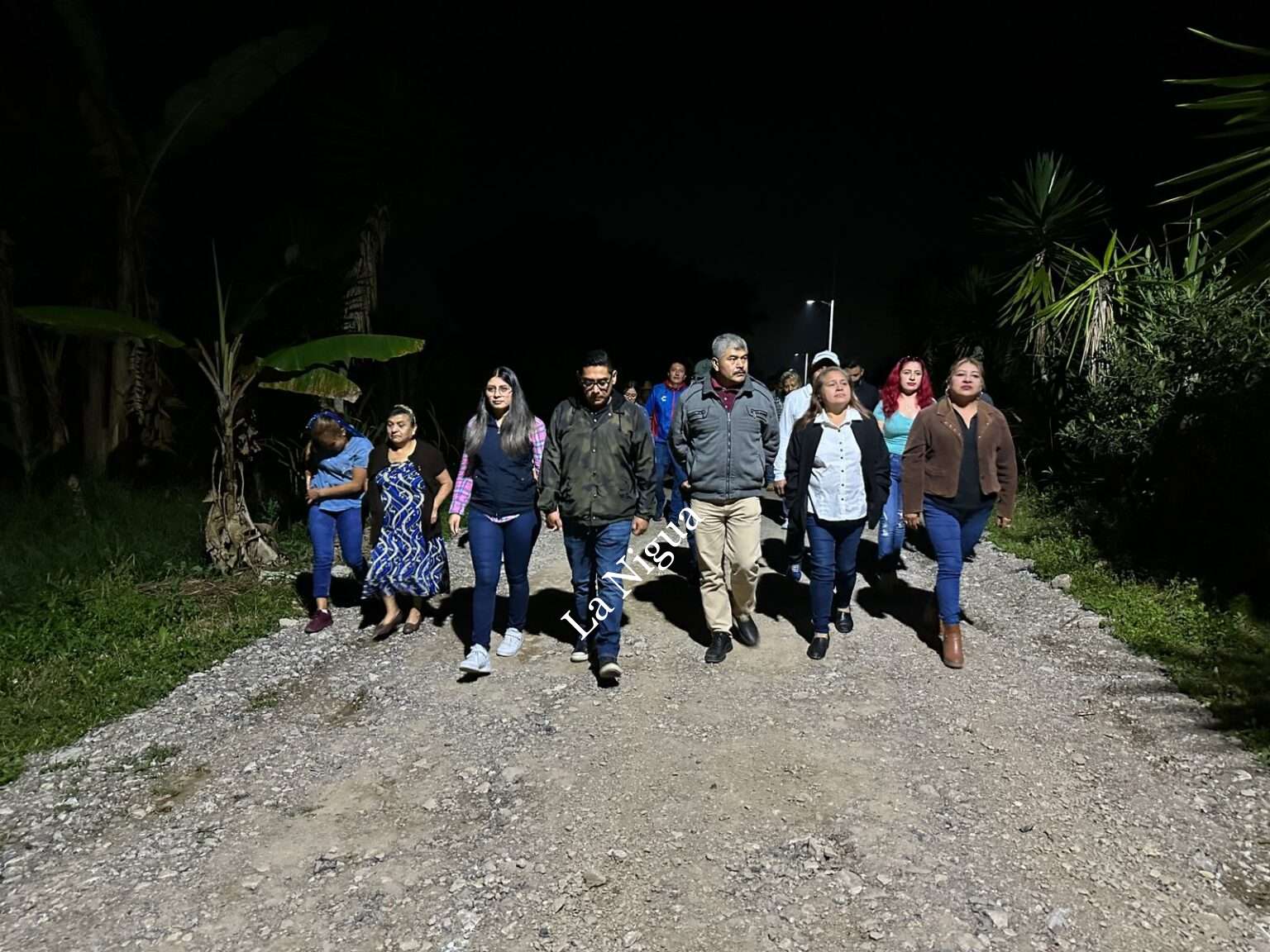 Inaugurán obra de alumbrado público en Cruz Blanca