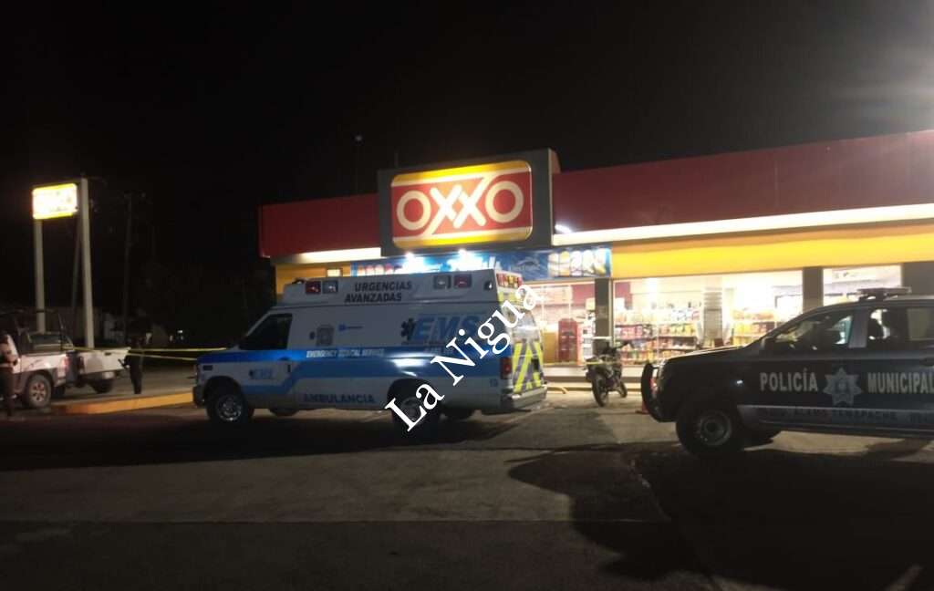 En violento asalto, matan a empleado de un OXXO en Álamo