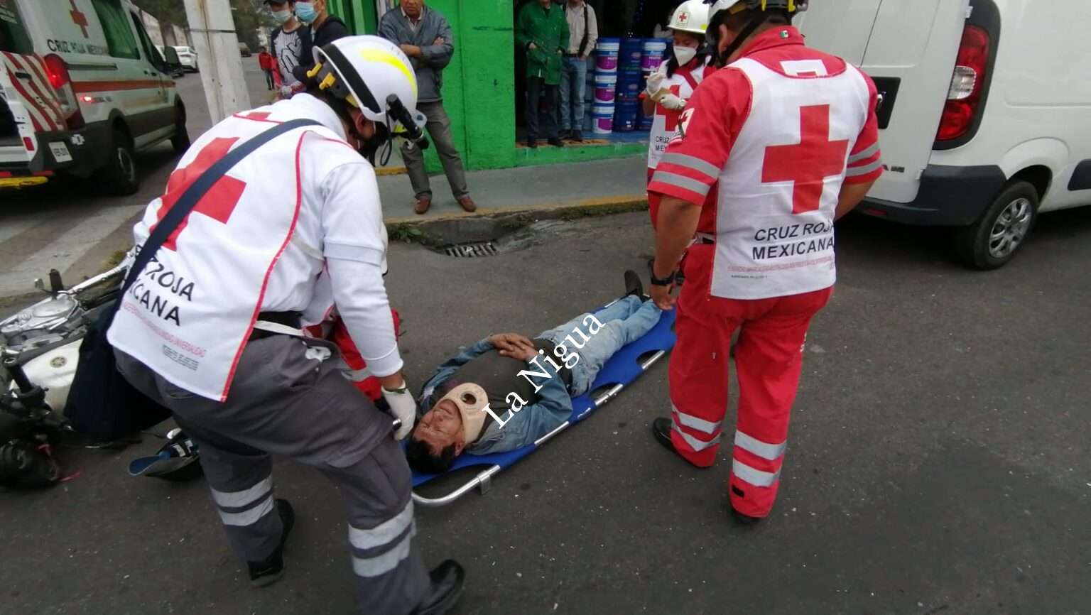 Choca moto contra Chevy