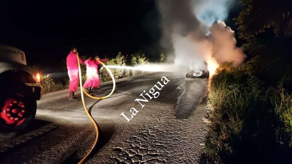 Se incendió un “VOCHITO” en Papantla