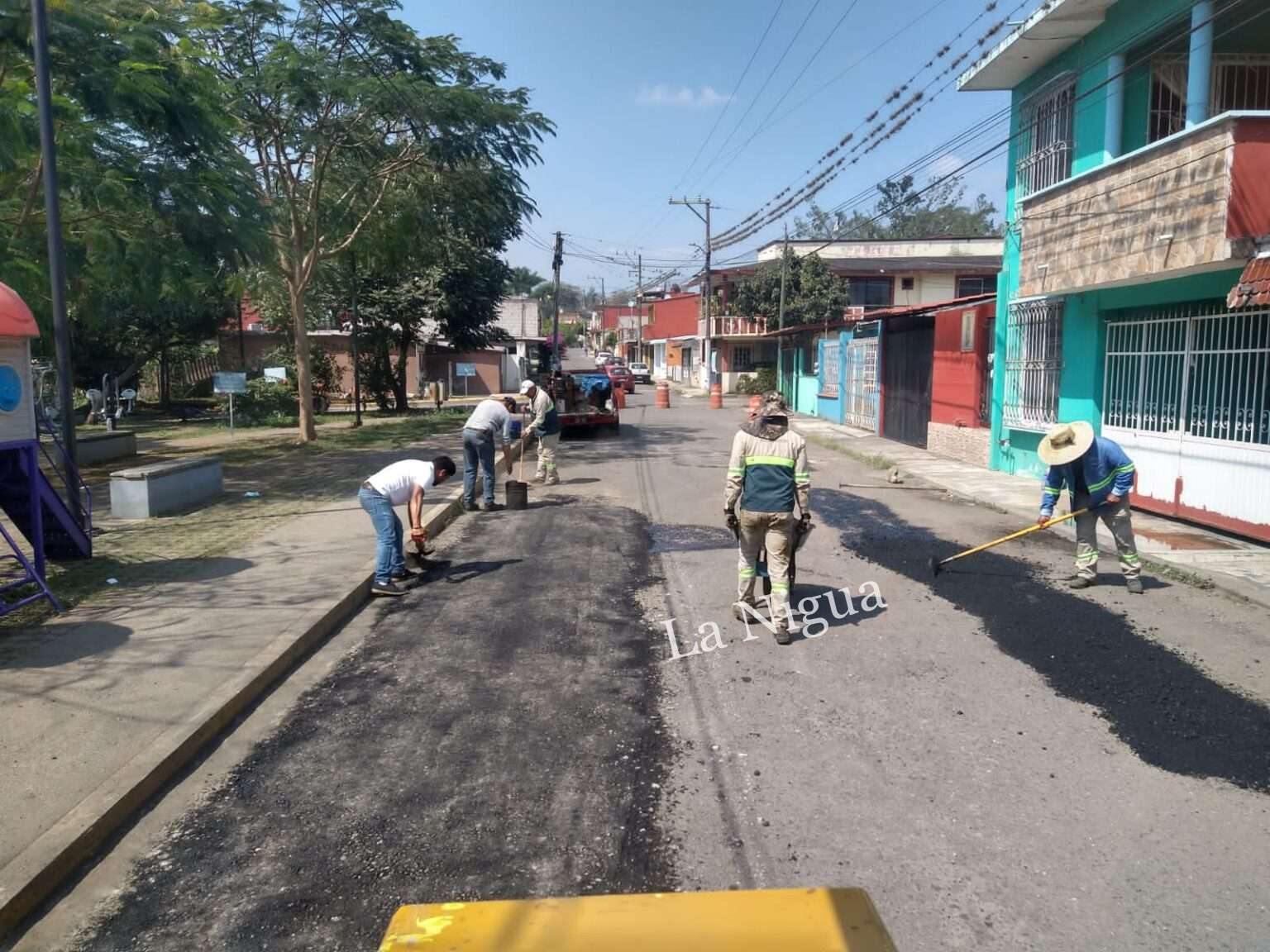 Realiza Obras Públicas programa de bacheo permanente en colonias