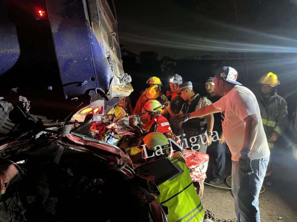 Eran de Agua Dulce las personas fallecidas en la autopista Cosoleacaque-Nuevo Teapa