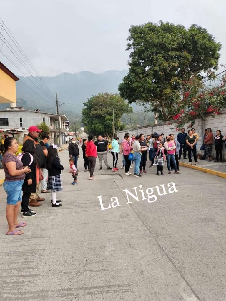 PADRES DE FAMILIA TOMAN ESCUELA PRIMARIA “JOSÉ MARÍA MORELOS Y PAVÓN”