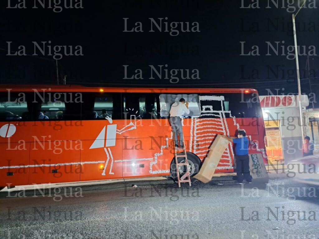 Cristalazo a autobús del oriente