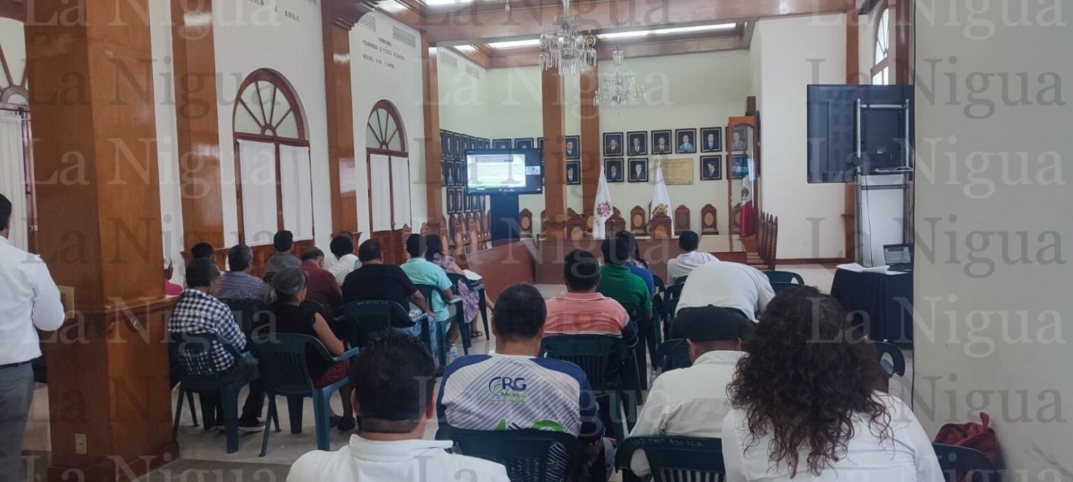 Capacita Orfis a consejeros comunitarios y funcionarios municipales