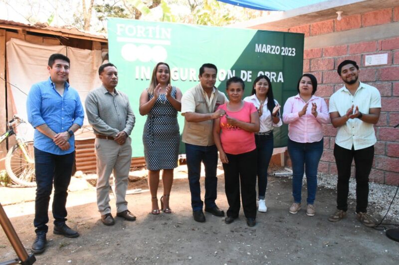 Cumple presidente municipal Gerardo Rosales Victoria con familias de Santa Martina y San Camilo