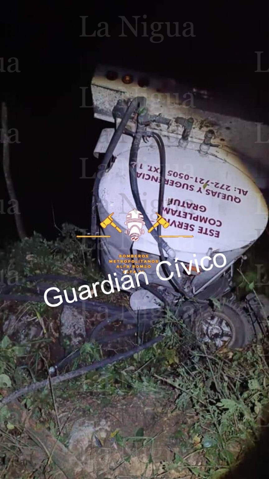 PIPA CAE A BARRANCO EN CUMBRES DE TUXPANGO