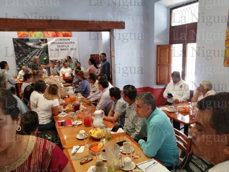 Por primera vez gobernador no se reúne con el comité organizador del desfile del Día del Trabajo