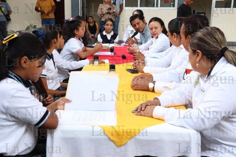 Logra Cabildo infantil Atoyac 2023 apoyo para jardines de niños y primarias