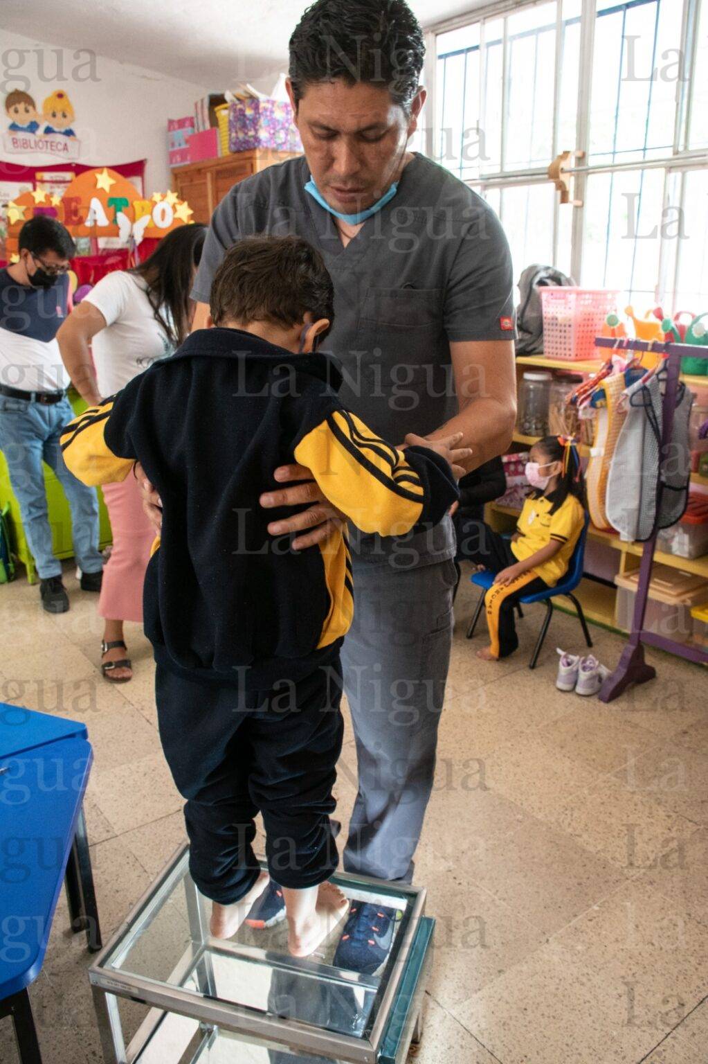 Atienden en Fiesta de la Salud a niñas y niños del jardín Pedro García García