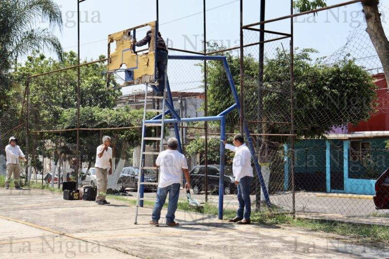 Realizan jornada de limpieza en el parque del fraccionamiento las Fuentes