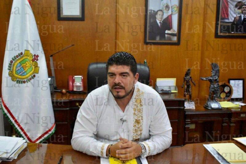 Zenyazen reconoce labor del magisterio veracruzano este Día del Maestro