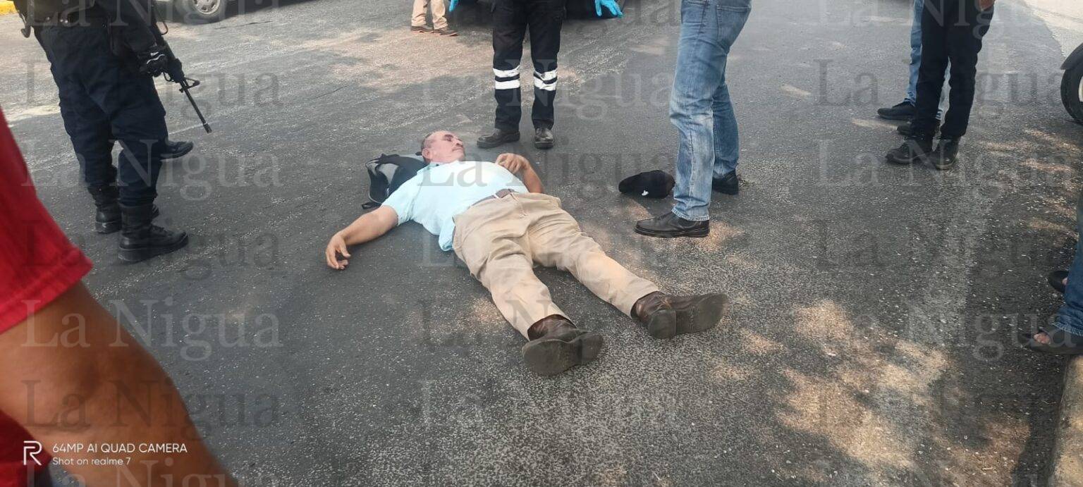 Convulsiona trabajador petrolero en boulevard de Las Choapas