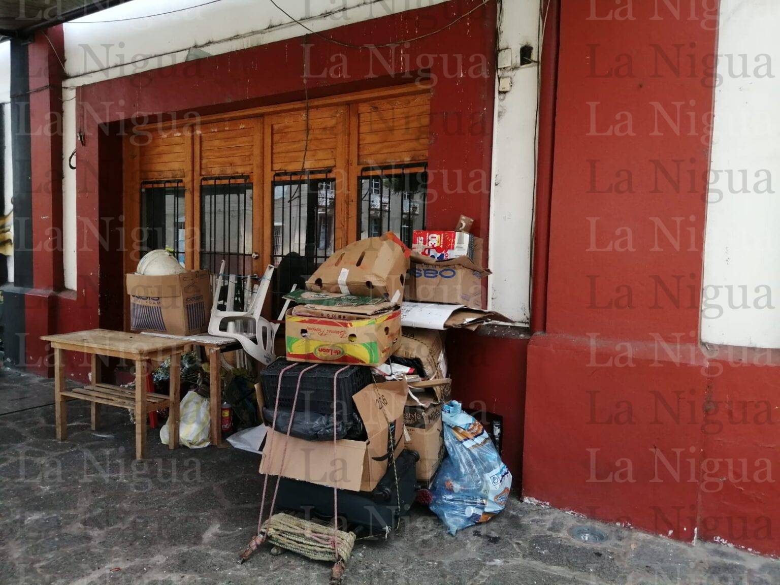 “Inquilino” de local abandonado causa molestia entre comerciantes