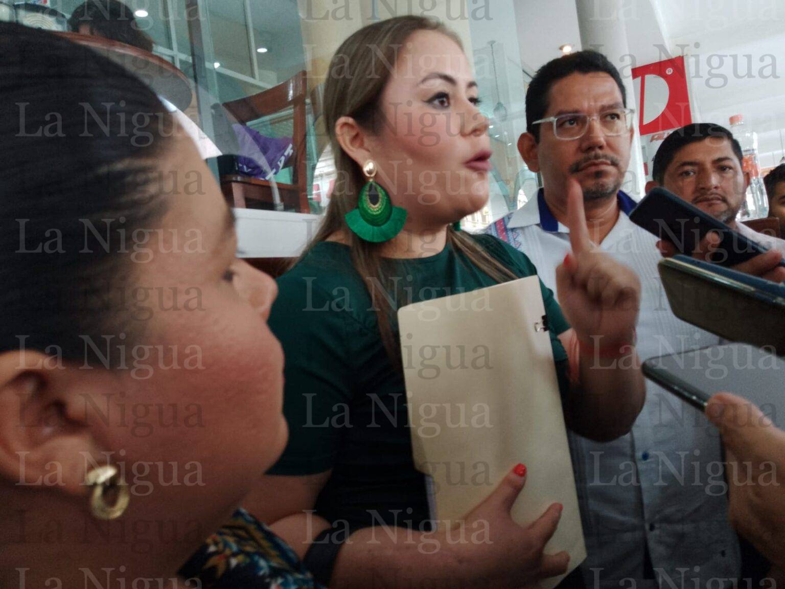 Denuncian a alcalde suplente de Isla  por  violencia política en razón de género contra la Sindica Única