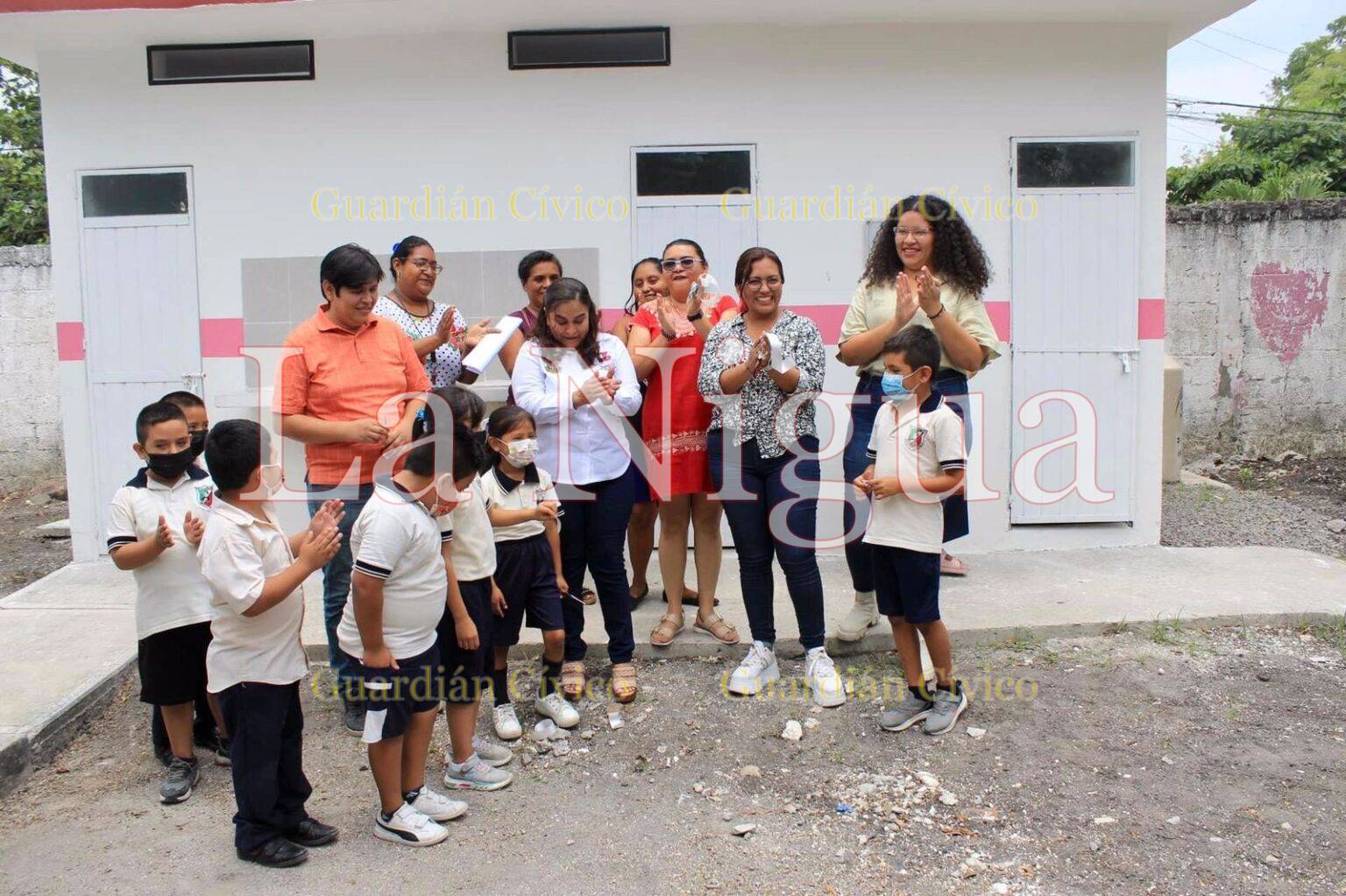 Inauguran remodelación de módulos sanitarios en Soledad de Doblado.