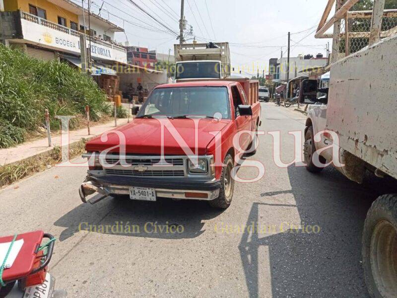 Solo daños materiales deja choque de camionetas sobre la municipalizada